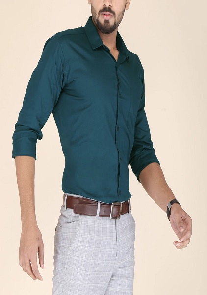 Solid spread collar Formal Shirt For Men